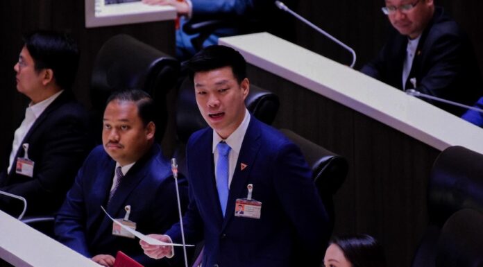 THAÏLANDE – POLITIQUE : Le leader du People’s Party dénonce le joug du « régime bleu » People's party Natthaphong