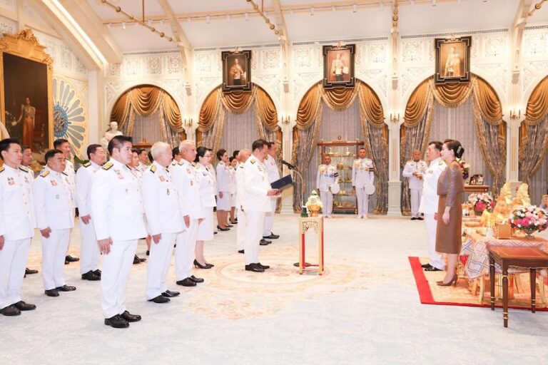 THAÏLANDE – POLITIQUE : Le nouveau premier ministre et son gouvernement ont prêté serment