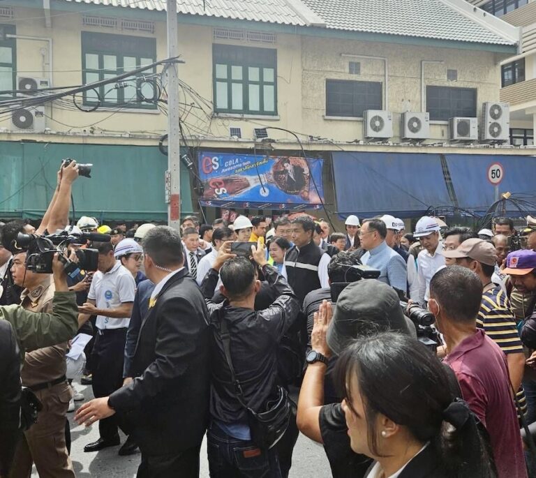 BANGKOK – SOCIÉTÉ : Enquête sur l’effondrement de la chaussée devant l’hôpital Vajira : un tunnel du métro en cause