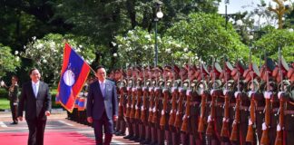 Anutin au Laos