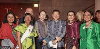Sarun Charoensuwan et personnalités thaïlandaises