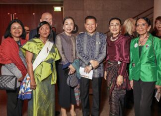 Sarun Charoensuwan et personnalités thaïlandaises