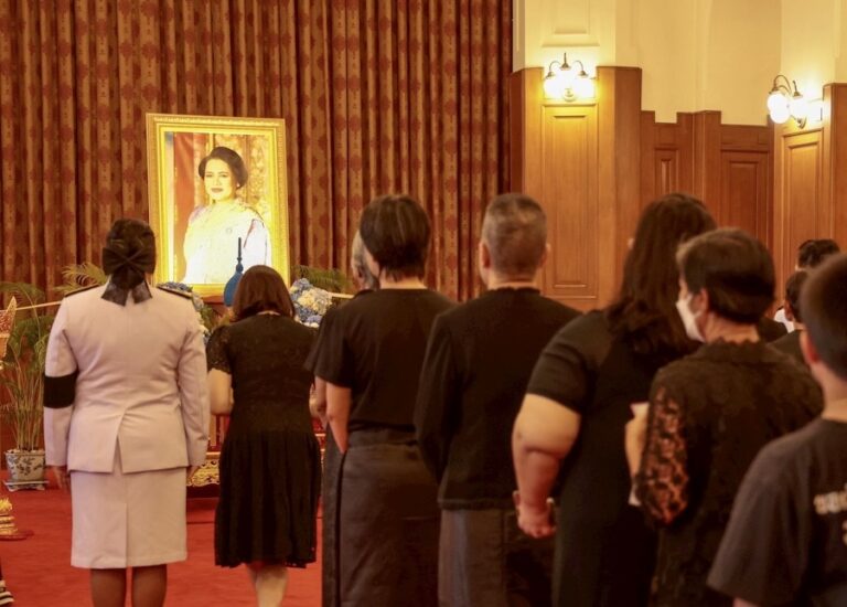THAÏLANDE – MONARCHIE : Hommage à la Reine-mère Sirikit, le public invité à se recueillir au Palais royal