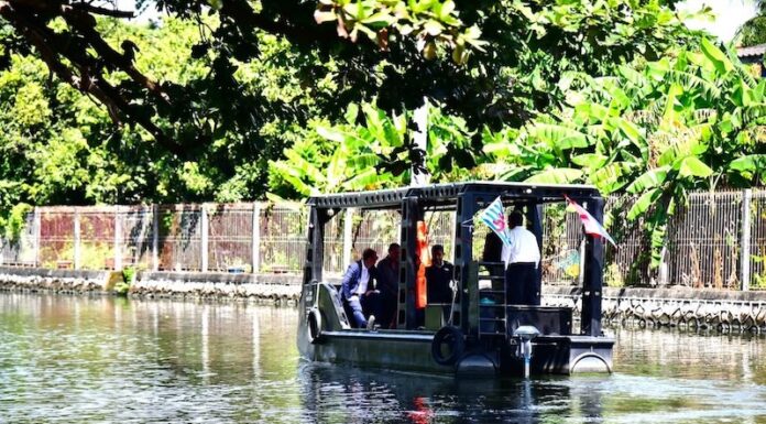 THAÏLANDE – ENVIRONNEMENT : Bangkok reçoit un bateau électrique de collecte des déchets offert par le Luxembourg