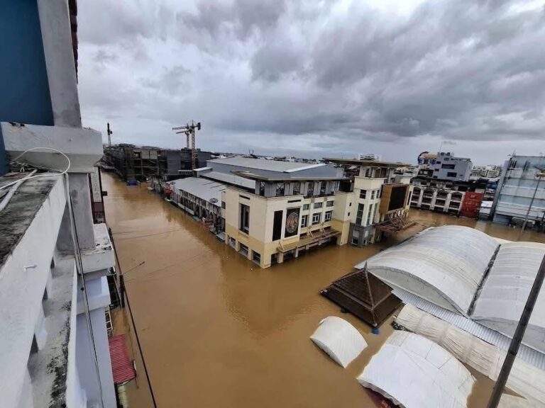 THAÏLANDE – INONDATIONS : 33 morts et des milliers de sinistrés dans le sud du pays