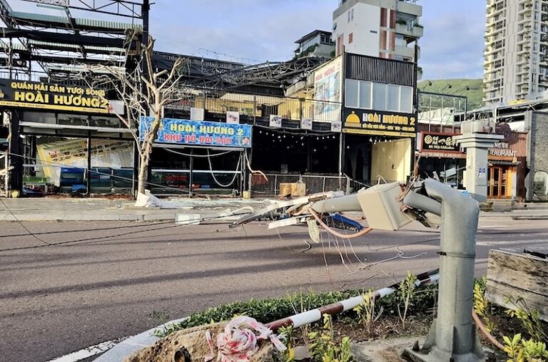 VIETNAM – MÉTÉO : Cinq morts et 260 millions d’euros de dégâts causés par le typhon Kalmaegi