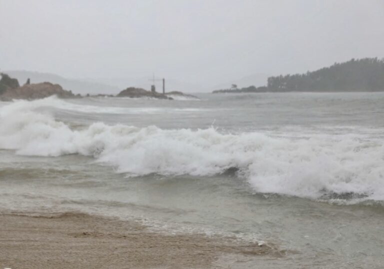 VIETNAM – MÉTÉO : Le typhon Kalmaegi s’affaiblit après avoir frappé le centre du pays