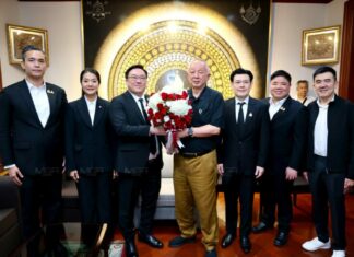 THAÏLANDE – POLITIQUE : Sondhi Limthongkul, l’homme qui divise le Pheu Thai Sondhi Limthongkul Julapun Amornvivat