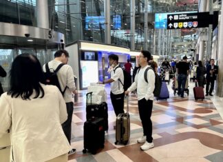 THAÏLANDE – TOURISME : La reprise continue malgré un recul annuel Touristes Suvarnabhumi