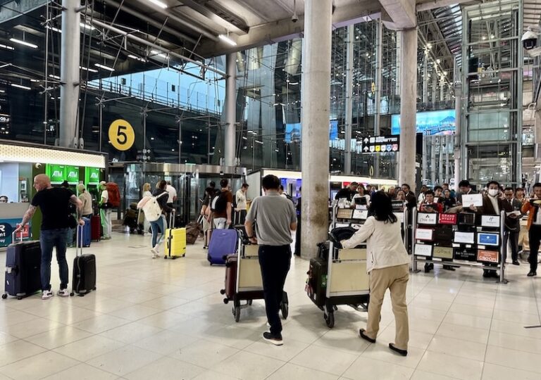 THAÏLANDE – TOURISME : Le trafic aérien international repart à la hausse, le tourisme occidental redémarre