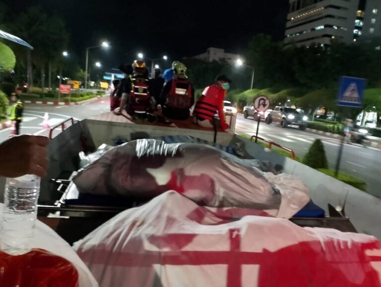 THAÏLANDE – CATASTROPHE : Critiques sur le gouvernement, bilan humain aggravé