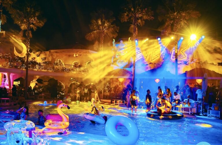 THAÏLANDE – CHRONIQUE : Finir 2025 en maillot de bain ?