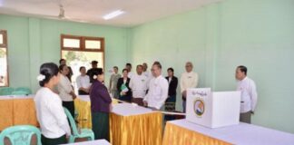 Bureau de vote Birmanie