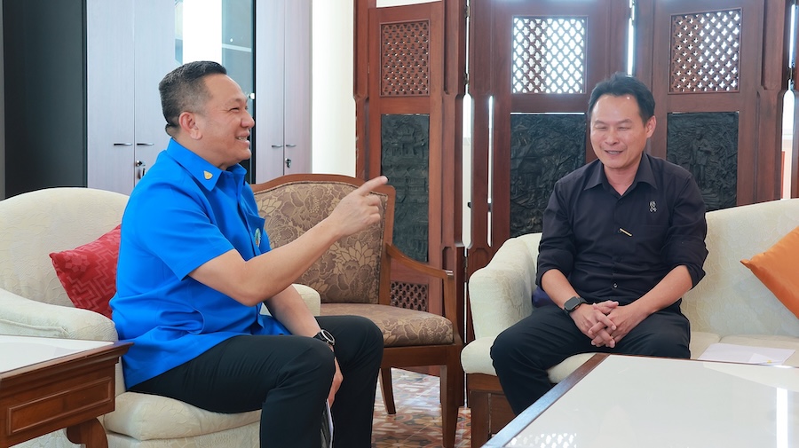 Gouverneur de Phuket et Maire de Phuket ville