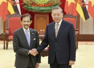 Hassanal Bolkiah et To Lam