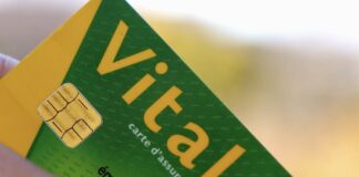 FRANCE – POLITIQUE : Vue d’ailleurs, SOS sécurité sociale carte vitale