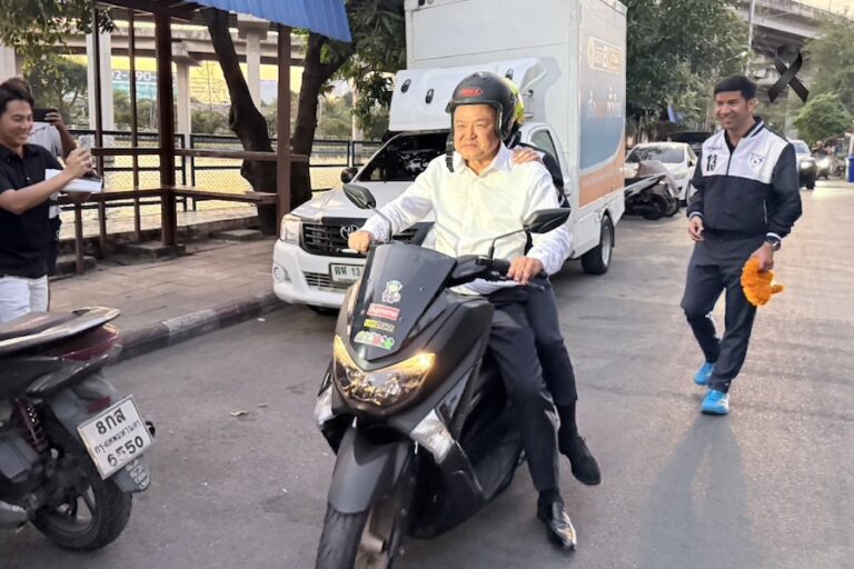 THAÏLANDE – POLITIQUE : Anutin Charnvirakul mise sur la proximité et l&rsquo;économie au cœur de Bangkok