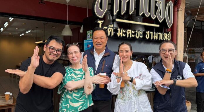 Anutin en campagne à Ranong