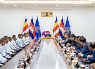 Hun Sen et les 18 soldats