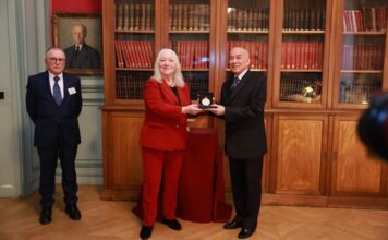 Le roi du Cambodge Sihamoni à l’académie des sciences d’outre mer