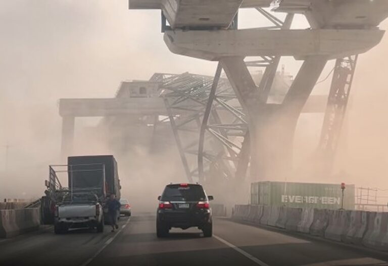 THAÏLANDE – SOCIÉTÉ : Un nouvel effondrement de grue fait au moins deux morts sur route Rama II