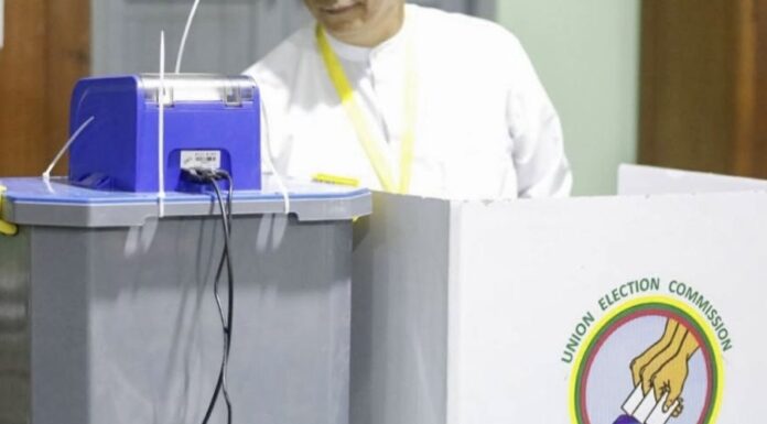 bureau de vote Birmanie