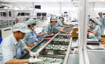 VIETNAM – ÉCONOMIE : Bientôt une augmentation du salaire minimum vietnamien de 7,8 % Viettel usine