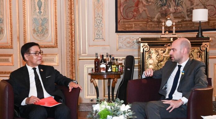 THAÏLANDE – FRANCE : Le chef de la diplomatie thaïlandaise s’estime « satisfait » de sa visite à Paris