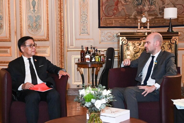 THAÏLANDE – FRANCE : Le chef de la diplomatie thaïlandaise s’estime « satisfait » de sa visite à Paris