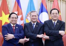 Hun Manet, son homologue vietnamien Pham Minh Chinh et le Premier ministre laotien Sonexay Siphandone
