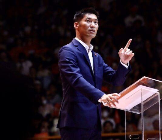 THAÏLANDE – JUSTICE : Thanathorn acquitté dans une affaire de lèse-majesté liée aux vaccins contre le Covid