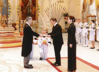 THAÏLANDE – DIPLOMATIE : Le roi et la reine reçoivent le nouvel ambassadeur des États-Unis