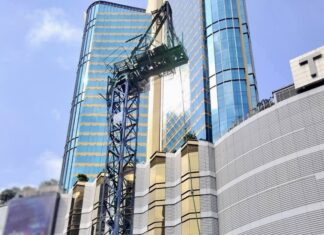 chute d'une grue Terminal 21