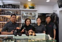 THAÏLANDE – COMMERCE : Descente surprise au MBK Center, plus de 20 millions de bahts de faux produits saisis