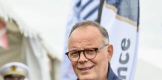 FRANCE – POLITIQUE : Vue d’ailleurs, le premier veut l’Élysée, le second voulait Loana Édouard Philippe