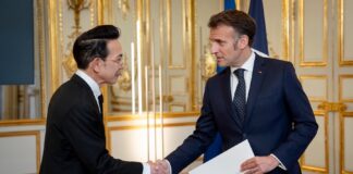 THAÏLANDE – FRANCE : Nikorndej Balankura présente ses lettres de créance à Emmanuel Macron