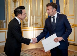 THAÏLANDE – FRANCE : Nikorndej Balankura présente ses lettres de créance à Emmanuel Macron