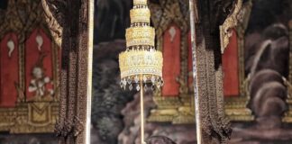 THAÏLANDE – MONARCHIE : Cérémonie du changement de parure du Bouddha d’Émeraude