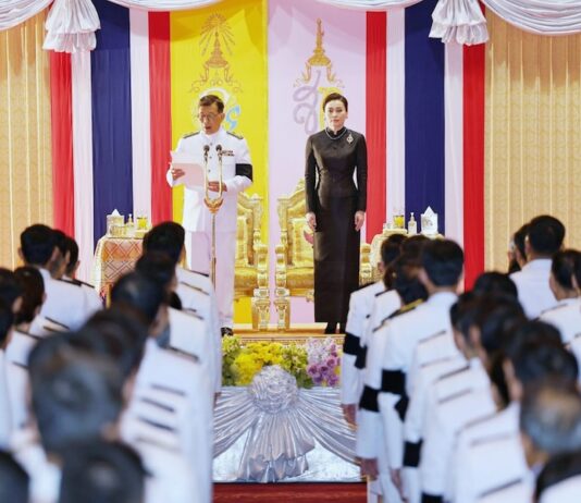 THAÏLANDE – MONARCHIE : SM Le roi et SM la reine ont ouvert la session parlementaire