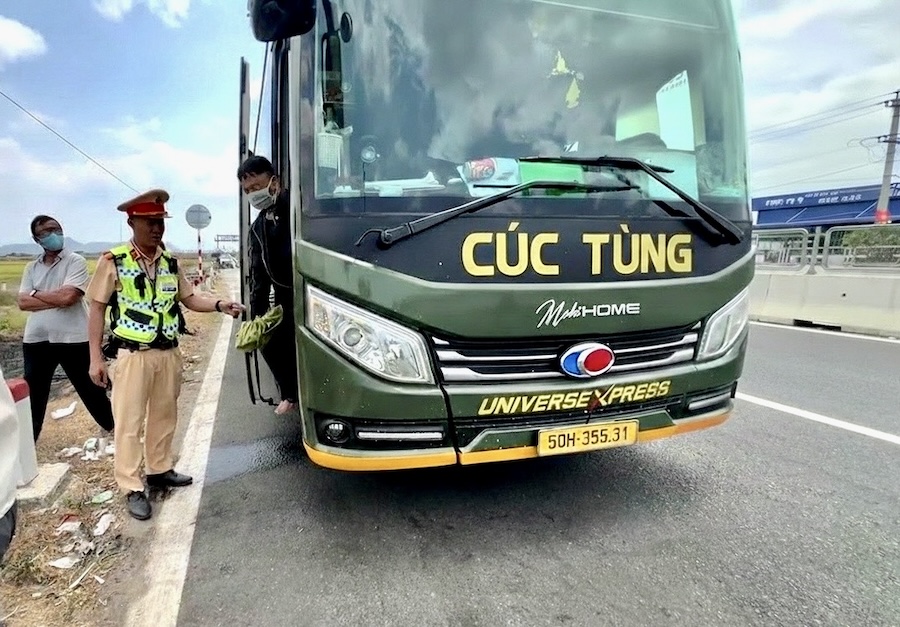 Bus infraction vietnam