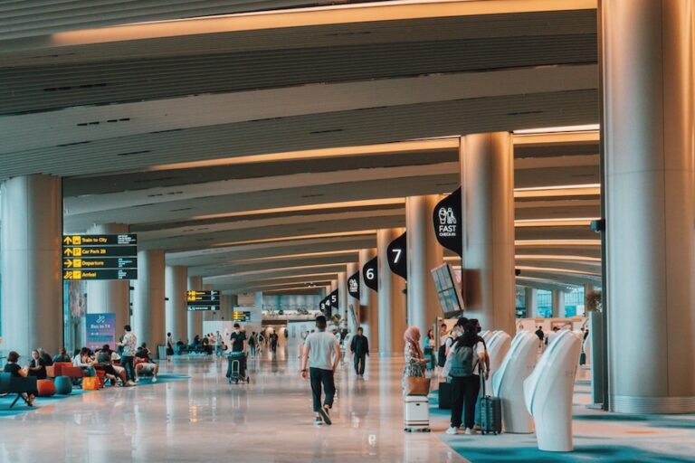 SINGAPOUR – TRANSPORT : Le trafic de Changi progresse malgré un effondrement des liaisons avec le Moyen-Orient