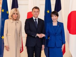 Emmanuel Macron avec Sanae Takaichi