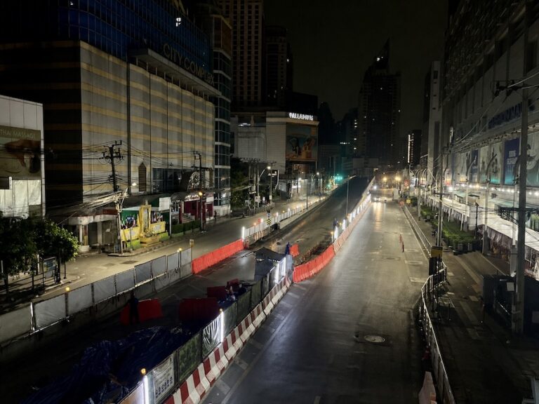 BANGKOK – TRANSPORT : Le pont de Pratunam fermé depuis le 24 avril pour les travaux du métro orange