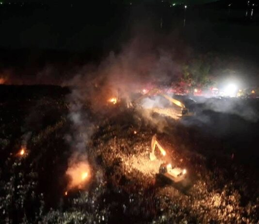 PHUKET – SOCIÉTÉ : Décharge en feu : 34 heures sous tension Incendie décharge de Phuket