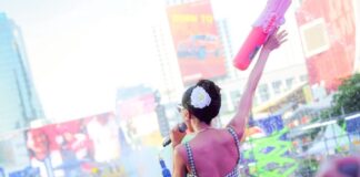 BANGKOK – SOCIÉTÉ : Miss World 2025 célèbre Songkran au cœur de centralwOrld Opal Suchata Chuangsri Central World