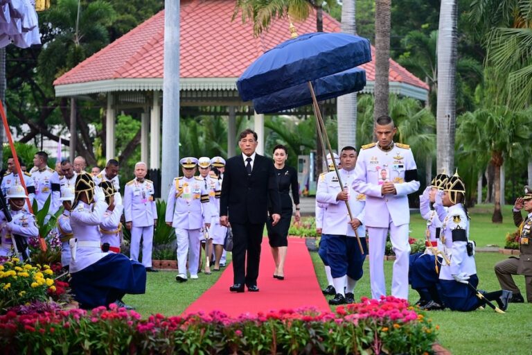 THAÏLANDE – MONARCHIE : Le roi et la reine commémore Rama VI et le centenaire du parc Lumphini