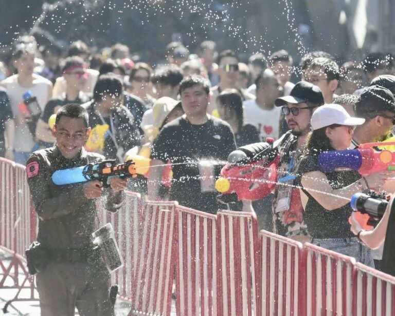 THAÏLANDE – SOCIÉTÉ :  À Bangkok, Songkran célèbre l’unité et le rayonnement de la culture thaïlandaise