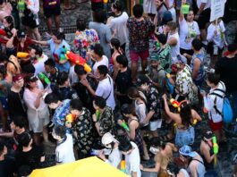 THAÏLANDE – CHRONIQUE : Que d’eau, que d’eau… Suk San Wan Songkran !