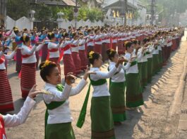 THAÏLANDE – CULTURE : 730 danseuses célèbrent les 730 ans de Chiang Mai danseuses Chiang Mai