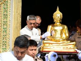 procession bouddha Phra Phuttha Sihing